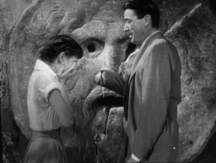 Hepburg and Peck hijinks at the Bocca della Verita