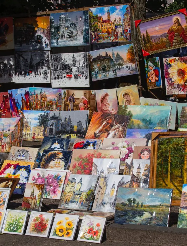 Art at Lviv's Vernissage