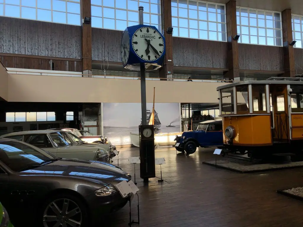Zagreb Technical Museum Nikola Tesla interiot exhibits - tram and cars