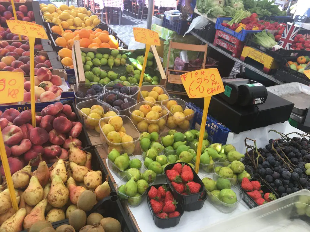 Fresh fruits at the farmers market