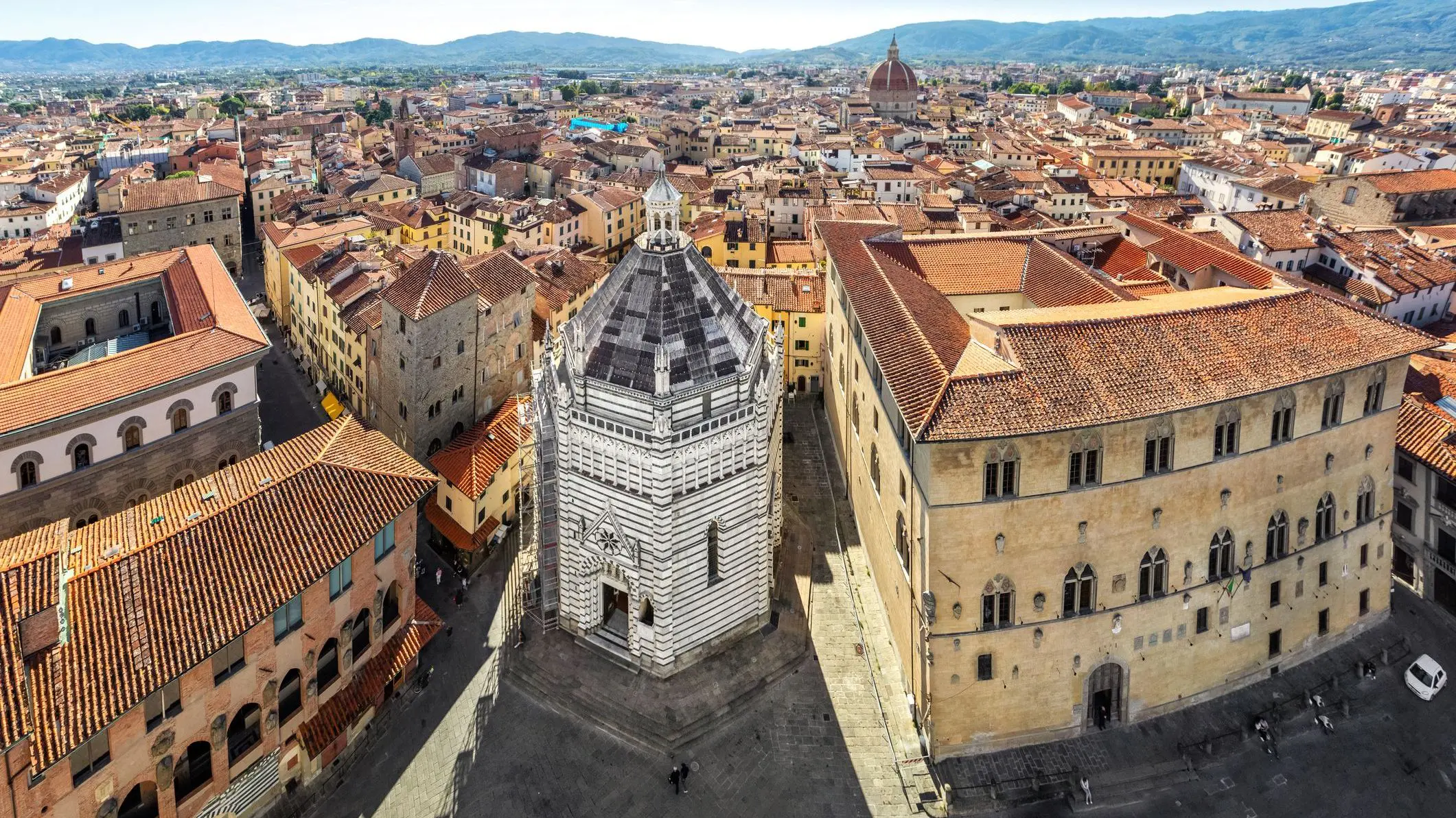 An aerial view of the Battistero di San Giovanni in Corte and Piazza del Duomo in Pistoia. 