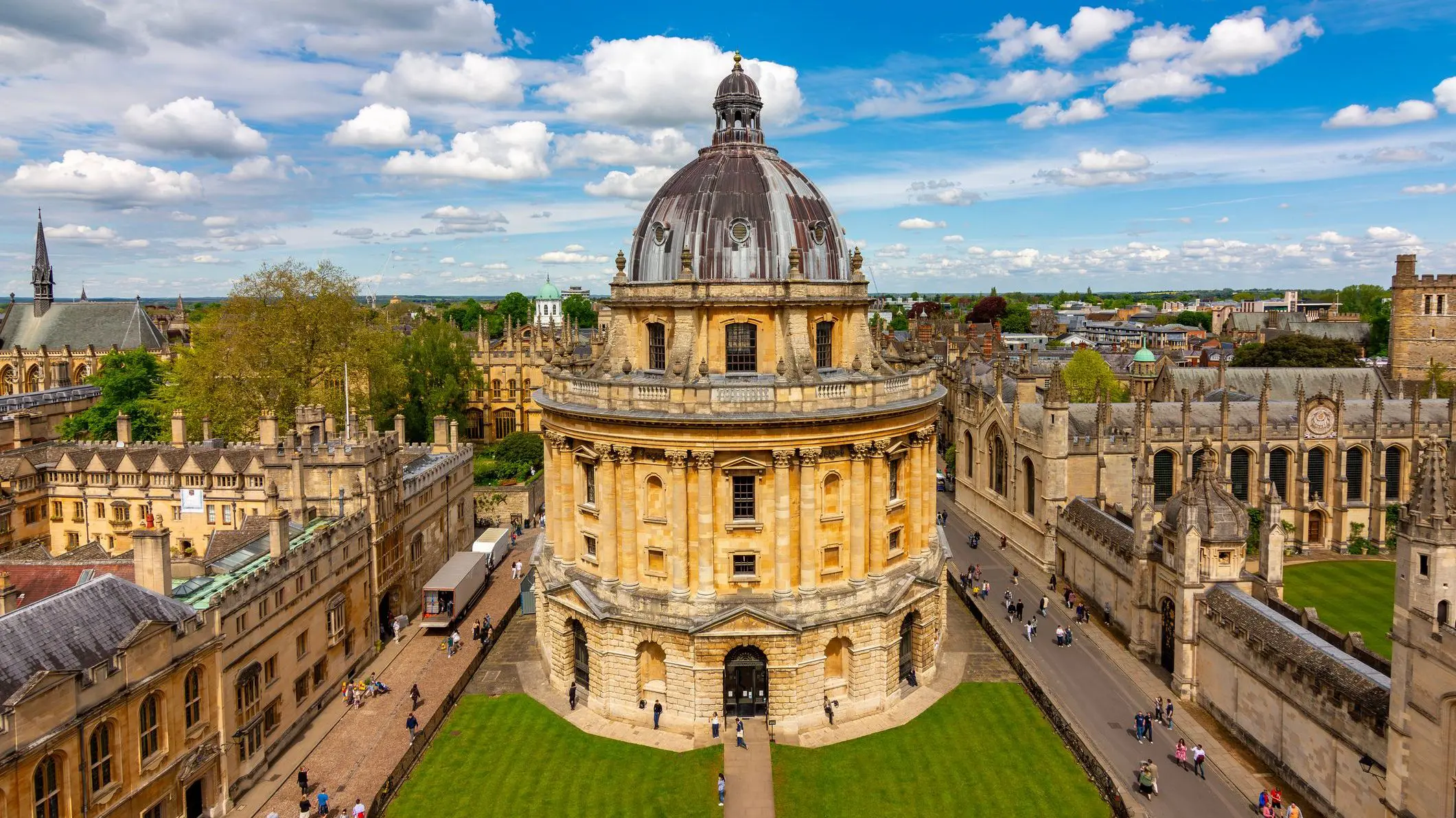 Oxford cityscape with the Radcliffe Camera dominating the city. 