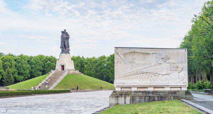 Berlin Treptower Park Soviet War Memorial