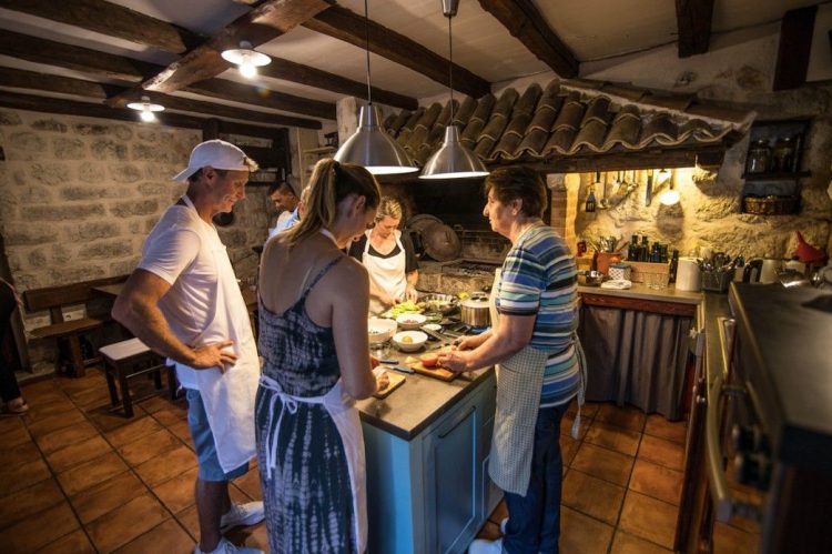 A group cooking class in Dubrovnik