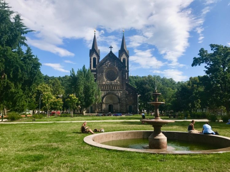 Karlinske Namesti church and fountain