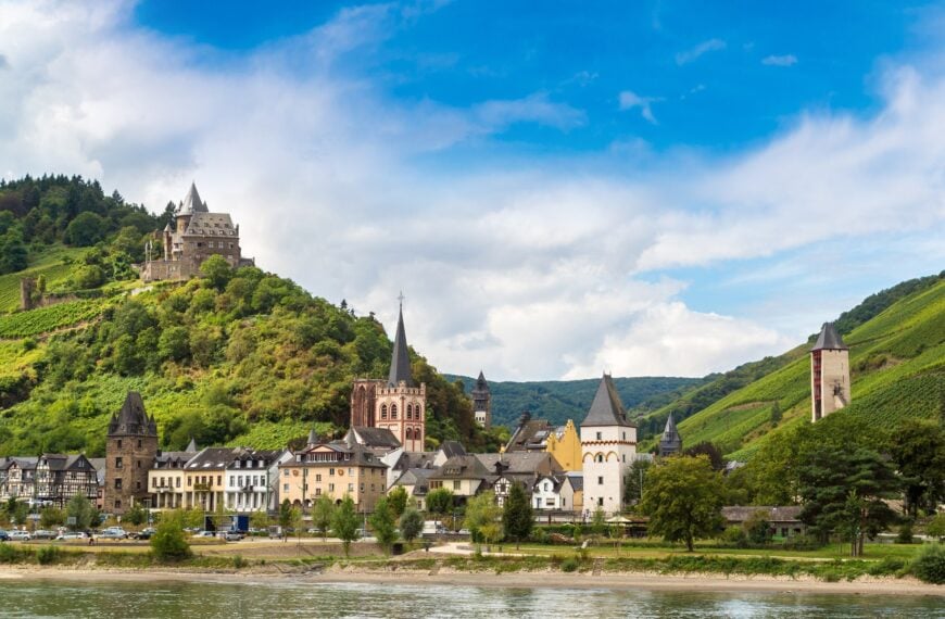 Castles built along a river.