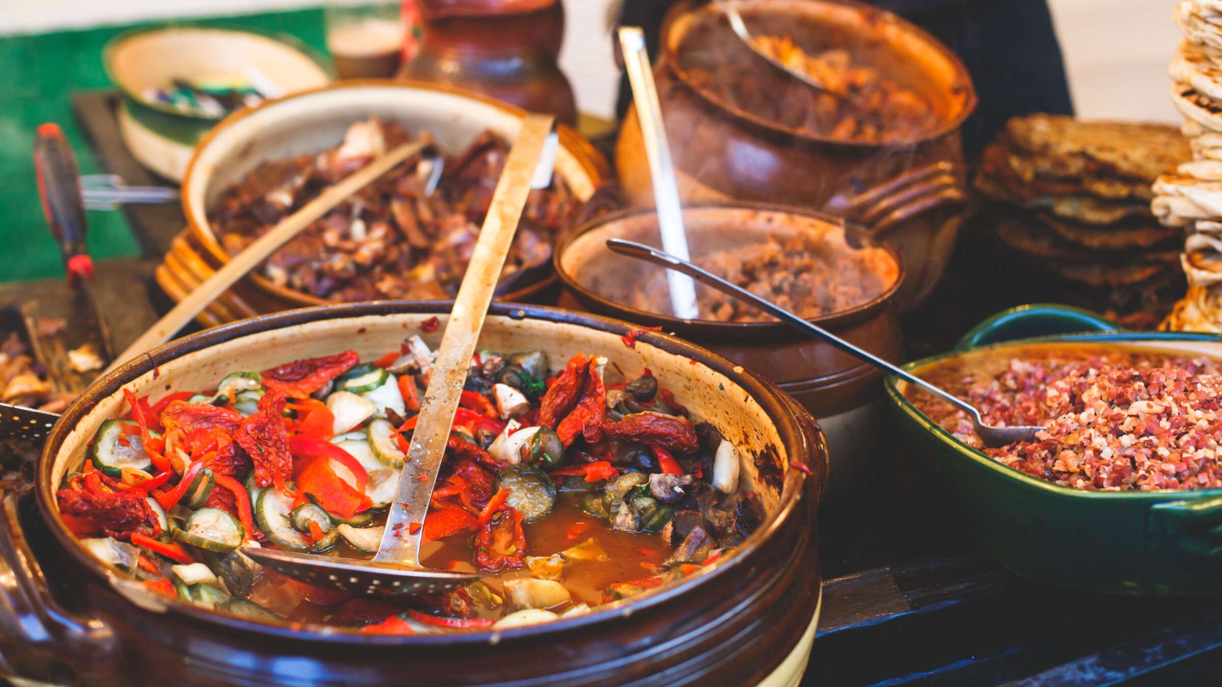 Best Hungarian Food – Traditional Dishes, Desserts & Drinks