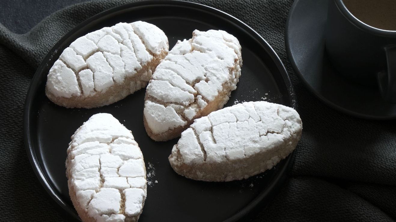Ricciarelli pastries, typical Sienese Christmas biscuits made with almonds.