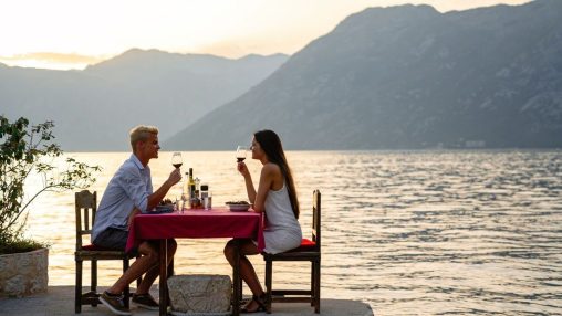 New Survey: 83% of Couples Say Privacy Is Non-Negotiable on Romantic Trips