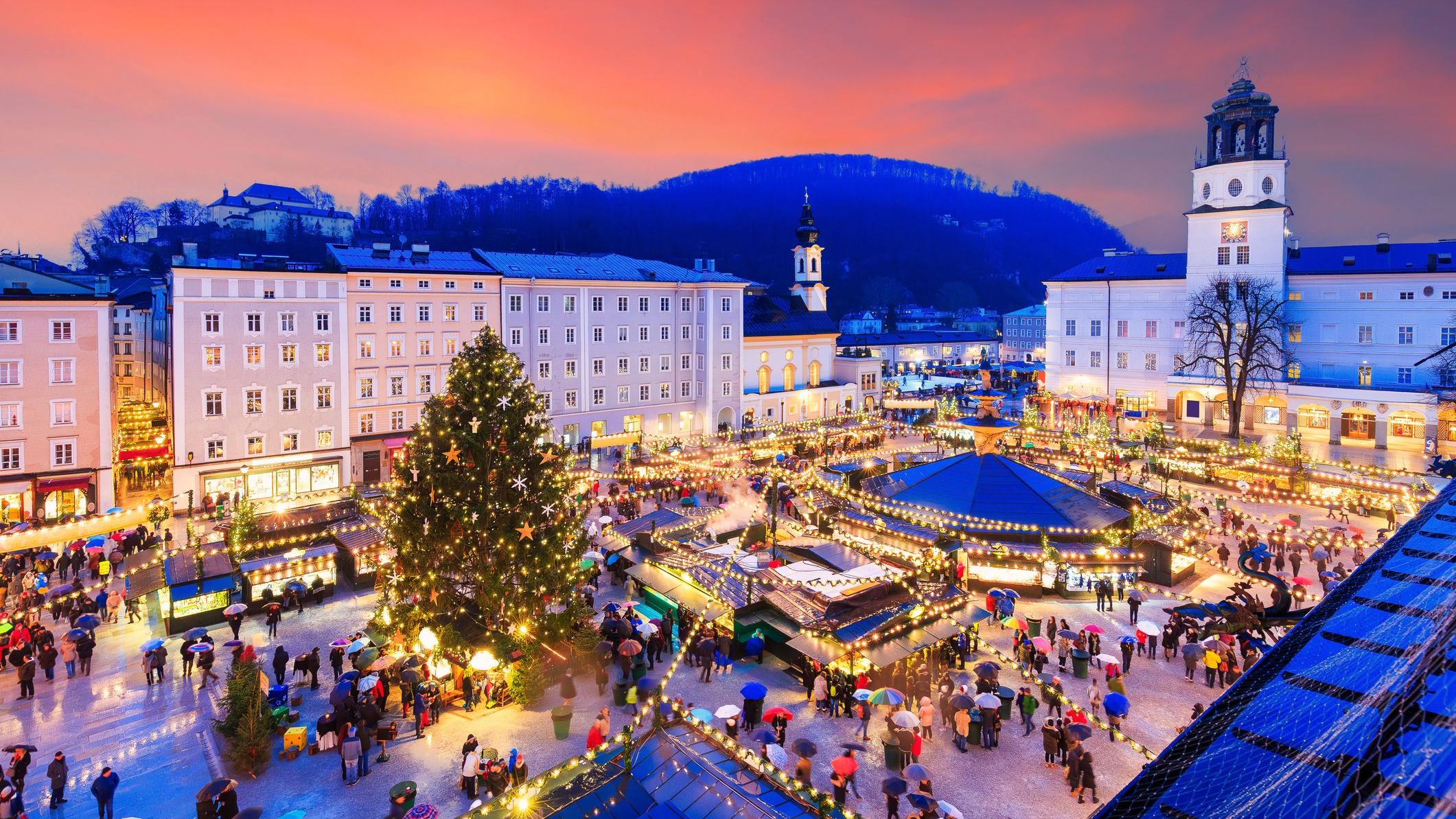 A panoramic view of the Christmas market in Salzburg.